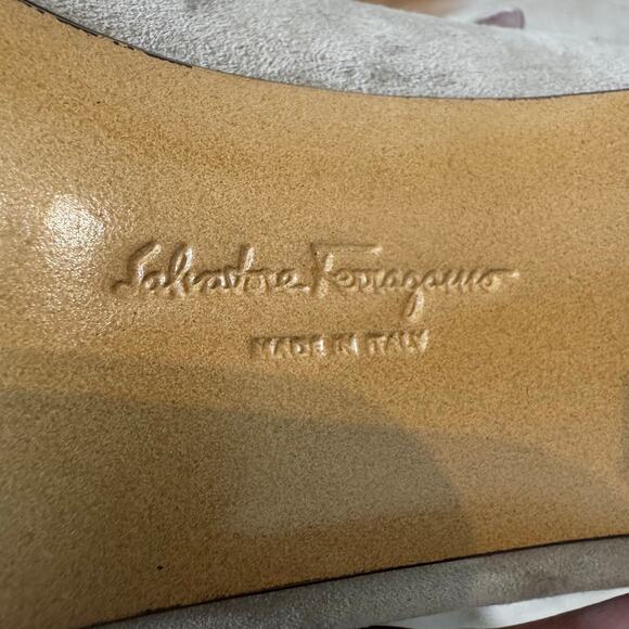 Salvatore Ferragamo Suede Pumps Size 9.5 Khaki Beige Lucite Tortoiseshell Heels - Picture 9 of 12